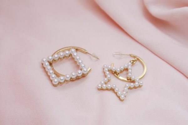 Photo Gold earrings